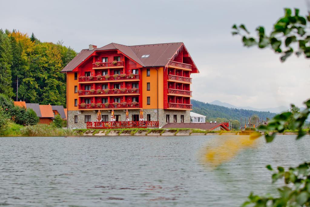 Hotel Impozant Valča エクステリア 写真