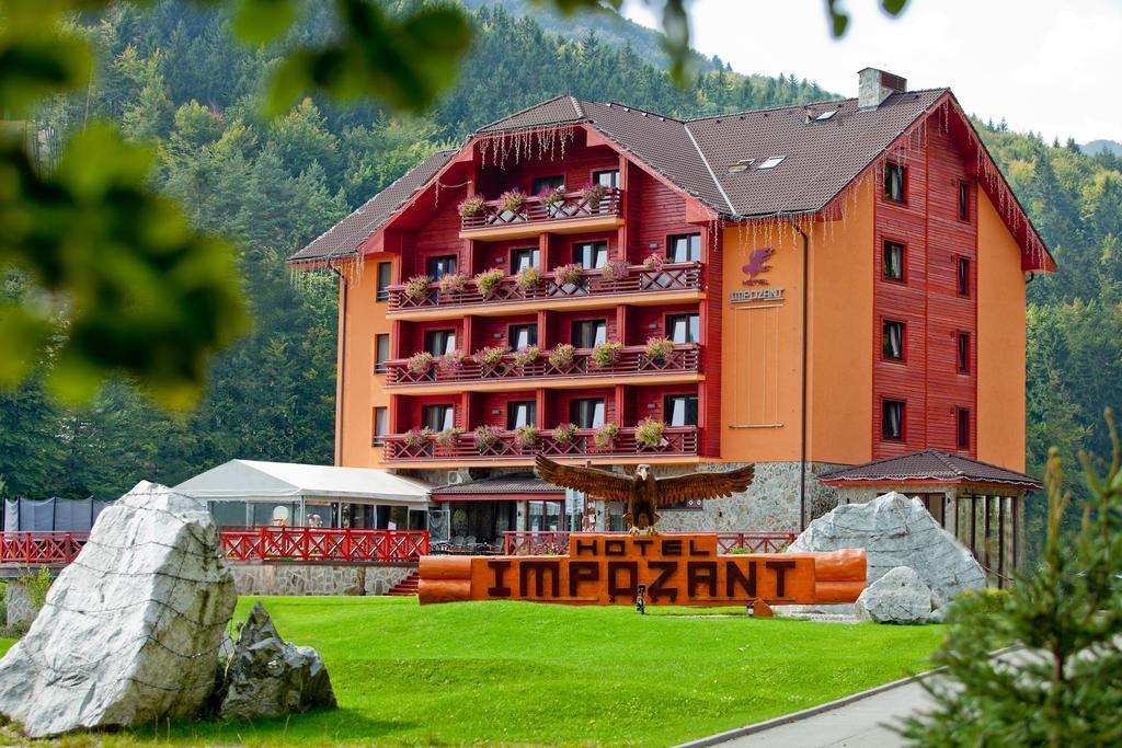 Hotel Impozant Valča エクステリア 写真